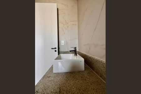 Apartamento à venda com 105m², 3 quartos e 2 vagas Apartamento à venda com 105m², 3 quartos e 2 vagasBanheiro da Suíte 2