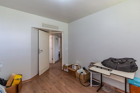 Apartamento à venda com 165m², 4 quartos e 2 vagas Apartamento à venda com 165m², 4 quartos e 2 vagasQuarto 2