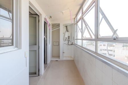 Apartamento à venda com 165m², 4 quartos e 2 vagas Apartamento à venda com 165m², 4 quartos e 2 vagasÁrea de Serviço
