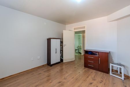 Apartamento à venda com 165m², 4 quartos e 2 vagas Apartamento à venda com 165m², 4 quartos e 2 vagasSuíte
