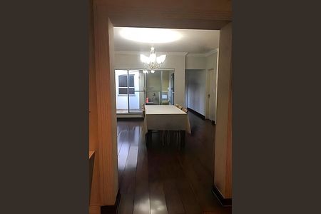 Casa à venda com 427m², 4 quartos e 5 vagas