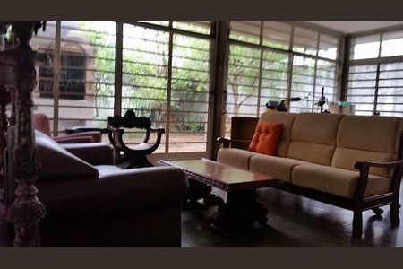 Casa à venda com 300m², 4 quartos e 1 vaga