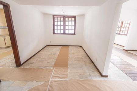 Casa à venda com 300m², 6 quartos e 4 vagas Casa à venda com 300m², 6 quartos e 4 vagasSala de Jantar