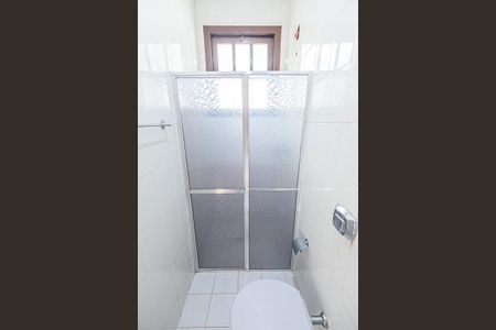 Casa à venda com 300m², 6 quartos e 4 vagas Casa à venda com 300m², 6 quartos e 4 vagasBanheiro de Serviço