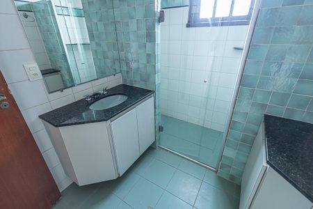 Casa à venda com 300m², 6 quartos e 4 vagas Casa à venda com 300m², 6 quartos e 4 vagasBanheiro