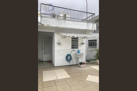 Casa à venda com 121m², 3 quartos e 1 vaga