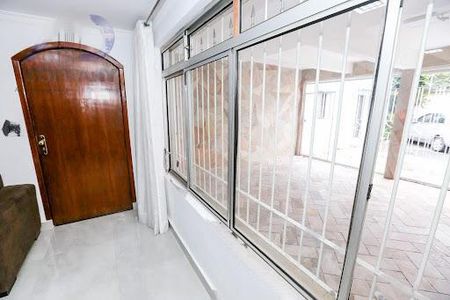 Casa à venda com 3 quartos, 200m² em Vila Brasilina, São Paulo