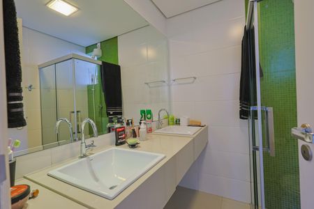 Apartamento à venda com 300m², 4 quartos e 3 vagasBanheiro da Suíte 2