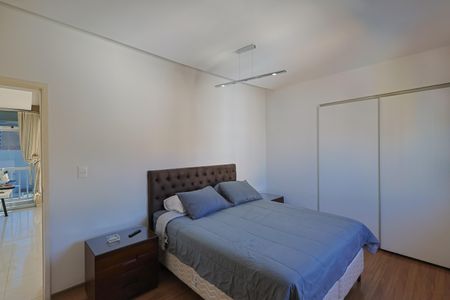 Apartamento à venda com 300m², 4 quartos e 3 vagasSuíte 2