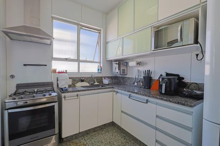 Apartamento à venda com 300m², 4 quartos e 3 vagasCozinha