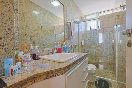 Apartamento à venda com 300m², 4 quartos e 3 vagasBanheiro