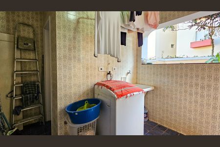 Casa à venda com 165m², 4 quartos e 2 vagas Casa à venda com 165m², 4 quartos e 2 vagasÁrea de Serviço