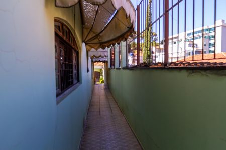 Casa à venda com 267m², 3 quartos e 6 vagasCorredor Lateral