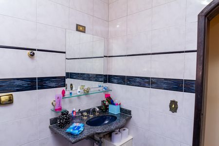 Casa à venda com 267m², 3 quartos e 6 vagasBanheiro Social