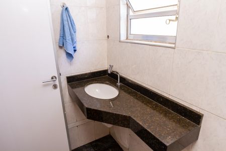 Casa à venda com 267m², 3 quartos e 6 vagasLavabo da Garagem