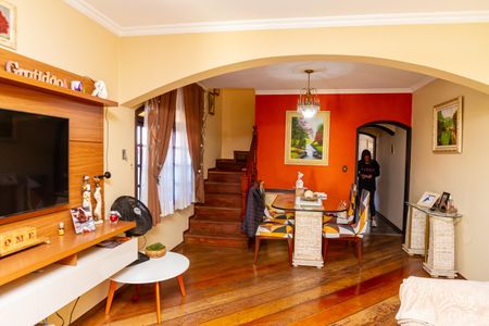 Casa à venda com 267m², 3 quartos e 6 vagasSala