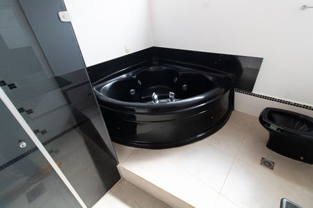 Apartamento para alugar com 200m², 3 quartos e 2 vagas Apartamento para alugar com 200m², 3 quartos e 2 vagasBanheiro da Suíte