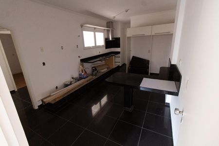 Apartamento para alugar com 200m², 3 quartos e 2 vagas Apartamento para alugar com 200m², 3 quartos e 2 vagasCozinha