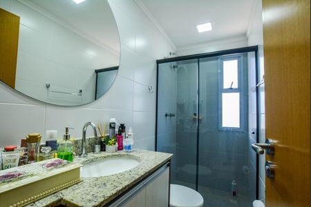 Apartamento à venda com 70m², 2 quartos e 2 vagas Apartamento à venda com 70m², 2 quartos e 2 vagasBanheiro da Suíte