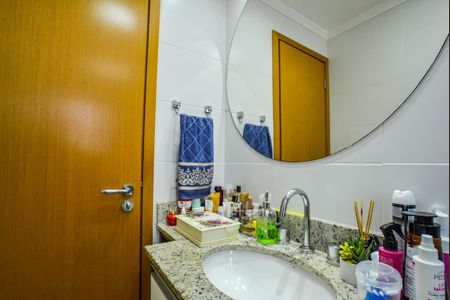 Apartamento à venda com 70m², 2 quartos e 2 vagas Apartamento à venda com 70m², 2 quartos e 2 vagasBanheiro da Suíte