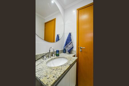 Apartamento à venda com 70m², 2 quartos e 2 vagas Apartamento à venda com 70m², 2 quartos e 2 vagasBanheiro Corredor