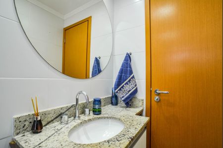Apartamento à venda com 70m², 2 quartos e 2 vagas Apartamento à venda com 70m², 2 quartos e 2 vagasBanheiro Corredor