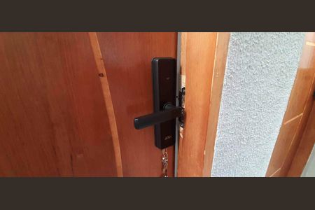 Studio para alugar com 20m², 1 quarto e sem vaga Studio para alugar com 20m², 1 quarto e sem vagaFechadura Eletrônica Externa