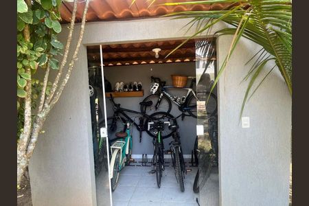 Casa à venda com 378m², 5 quartos e 4 vagas