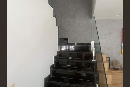 Casa à venda com 378m², 5 quartos e 4 vagas