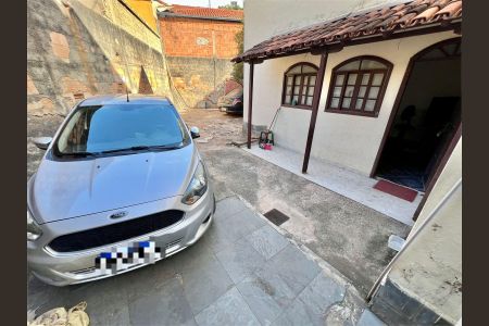 Casa à venda com 370m², 8 quartos e 10 vagasÁrea externa - Fundos