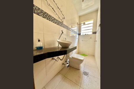 Casa à venda com 370m², 8 quartos e 10 vagasBanheiro 3