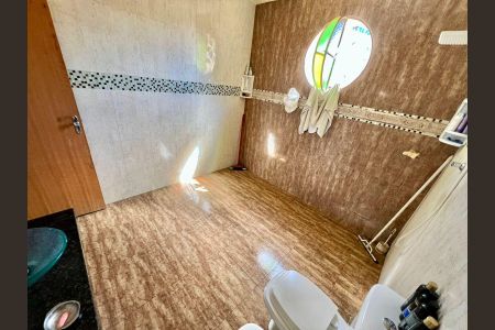 Casa à venda com 370m², 8 quartos e 10 vagasBanheiro da Suíte 1