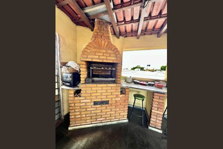 Casa à venda com 370m², 8 quartos e 10 vagasChurasqueira