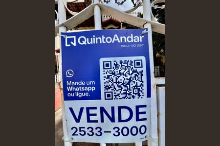 Casa à venda com 370m², 8 quartos e 10 vagasPlaca instalada