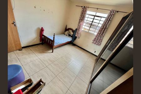 Casa à venda com 370m², 8 quartos e 10 vagasQuarto 2