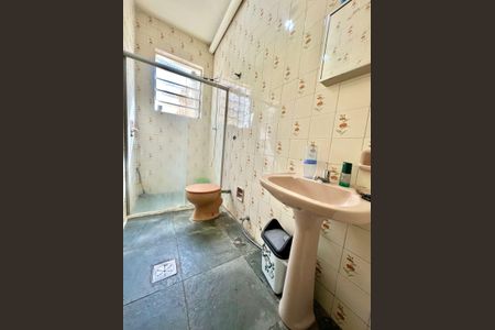 Casa à venda com 370m², 8 quartos e 10 vagasBanheiro 1