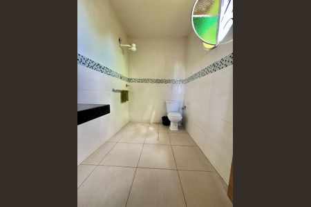 Casa à venda com 370m², 8 quartos e 10 vagasBanheiro da Suíte 2