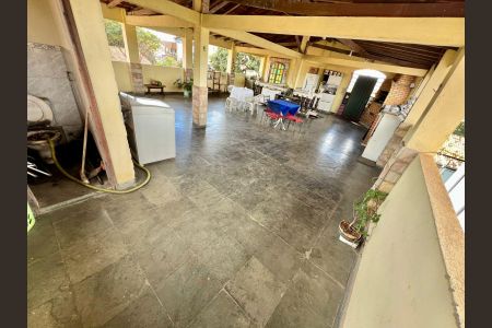 Casa à venda com 370m², 8 quartos e 10 vagasÁrea Externa Superior