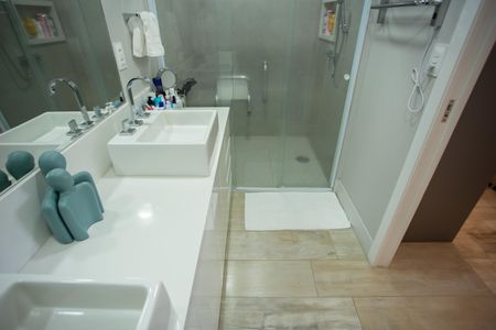 Apartamento para alugar com 55m², 1 quarto e 1 vaga Apartamento para alugar com 55m², 1 quarto e 1 vagaBanheiro da Suíte