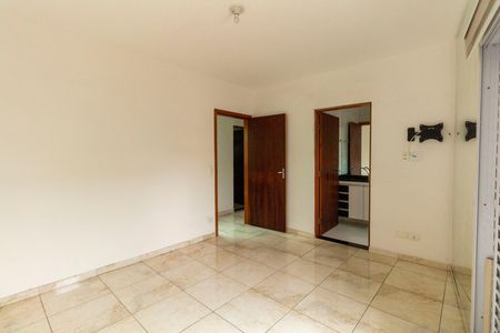 Casa para alugar com 225m², 3 quartos e 3 vagas Casa para alugar com 225m², 3 quartos e 3 vagasSuíte