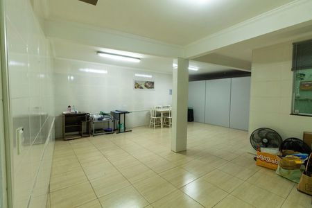 Casa para alugar com 225m², 3 quartos e 3 vagas Casa para alugar com 225m², 3 quartos e 3 vagasSalão