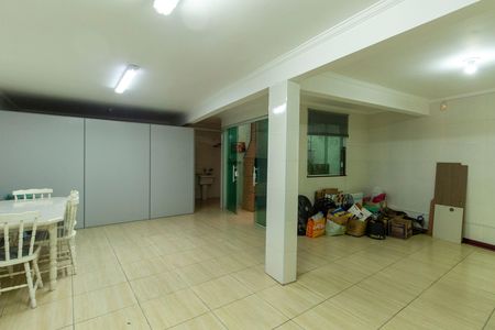 Casa para alugar com 225m², 3 quartos e 3 vagas Casa para alugar com 225m², 3 quartos e 3 vagasSalão