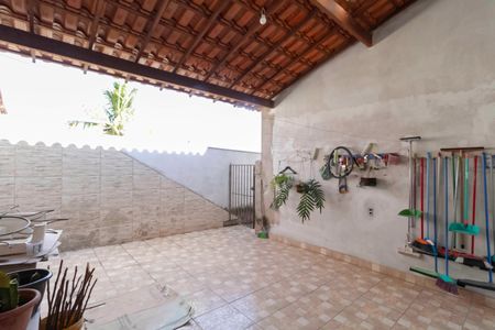 Casa à venda com 95m², 3 quartos e 1 vaga Casa à venda com 95m², 3 quartos e 1 vagaQuintal