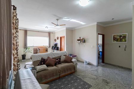 Casa à venda com 95m², 3 quartos e 1 vaga Casa à venda com 95m², 3 quartos e 1 vagaSala