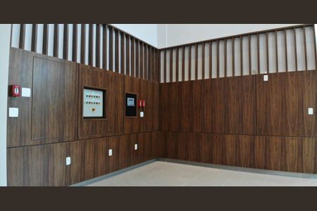 Apartamento para alugar com 75m², 2 quartos e 2 vagasHall social