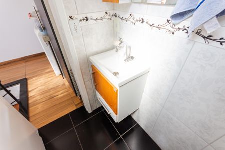 Apartamento à venda com 76m², 2 quartos e 1 vaga Apartamento à venda com 76m², 2 quartos e 1 vagaBanheiro de Serviço