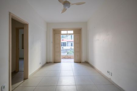 Apartamento à venda com 75m², 2 quartos e sem vagaSala