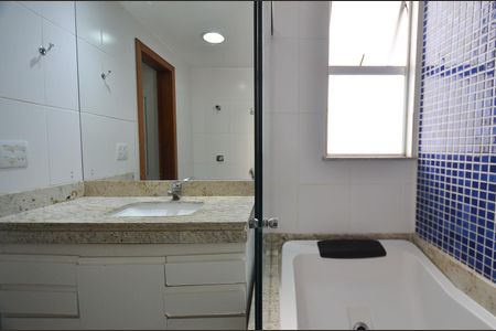 Apartamento para alugar com 135m², 4 quartos e 3 vagasBanheiro Suite