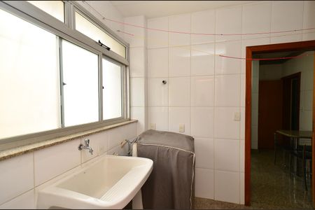 Apartamento para alugar com 135m², 4 quartos e 3 vagasÁrea de Serviço