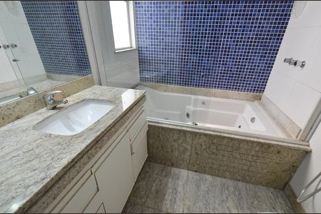 Apartamento para alugar com 135m², 4 quartos e 3 vagasBanheiro Suite